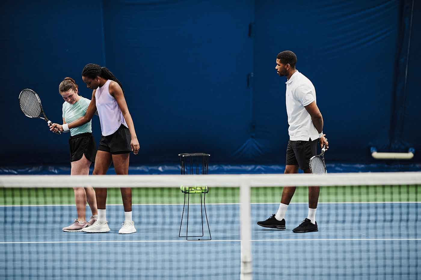 coach-working-with-client