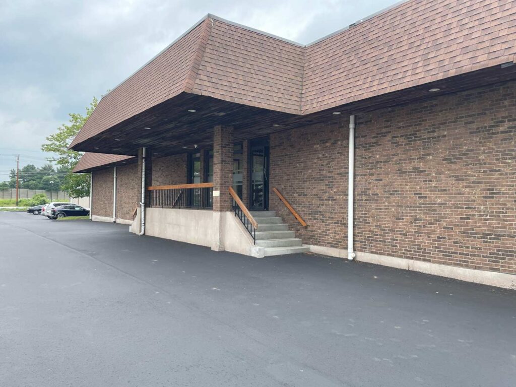 Front of East Hartford Racquet Club building